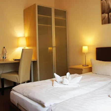 Отель Altes Forsthaus 3*