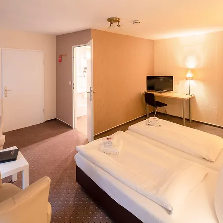 Altes Forsthaus Отель 3*