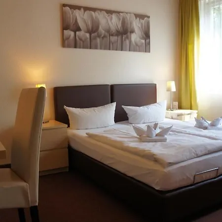 Altes Forsthaus Otel 3*